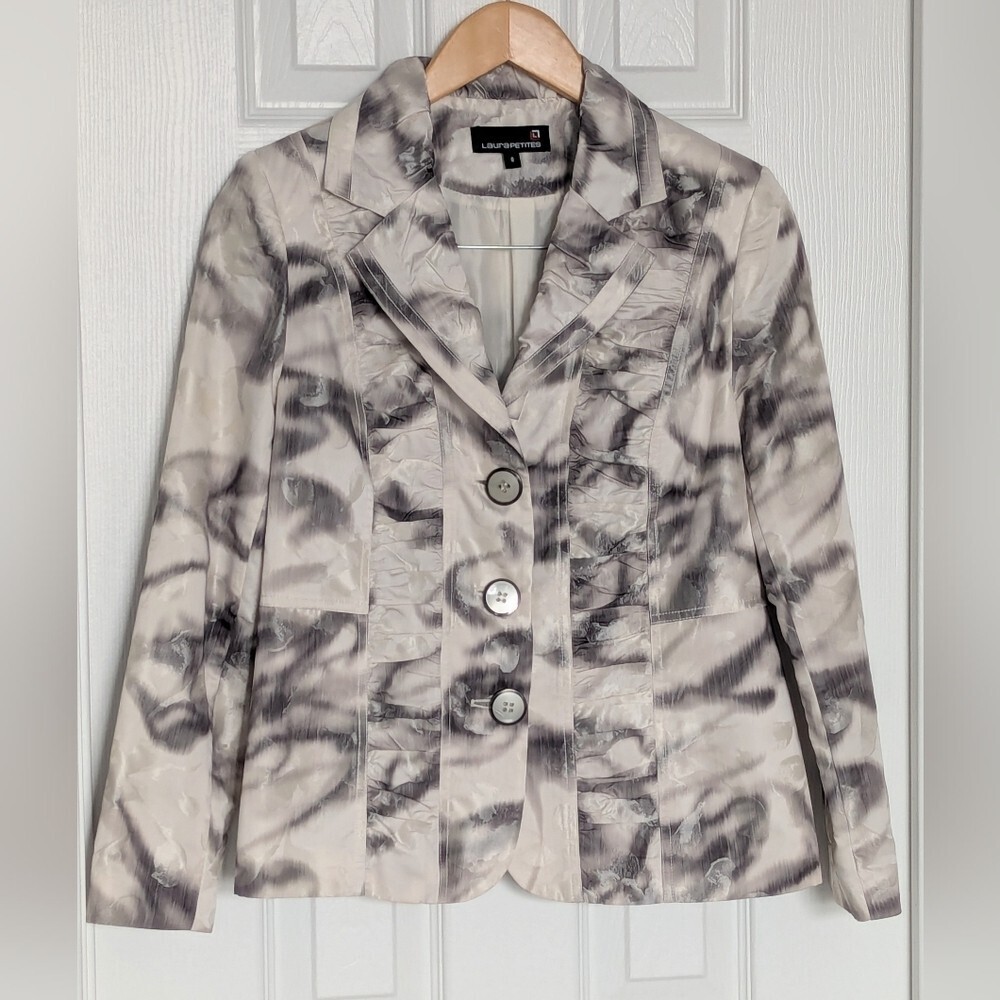 Laura Petites Women (6) Striking Blazer/Jacket With Ruching & Metallic Buttons